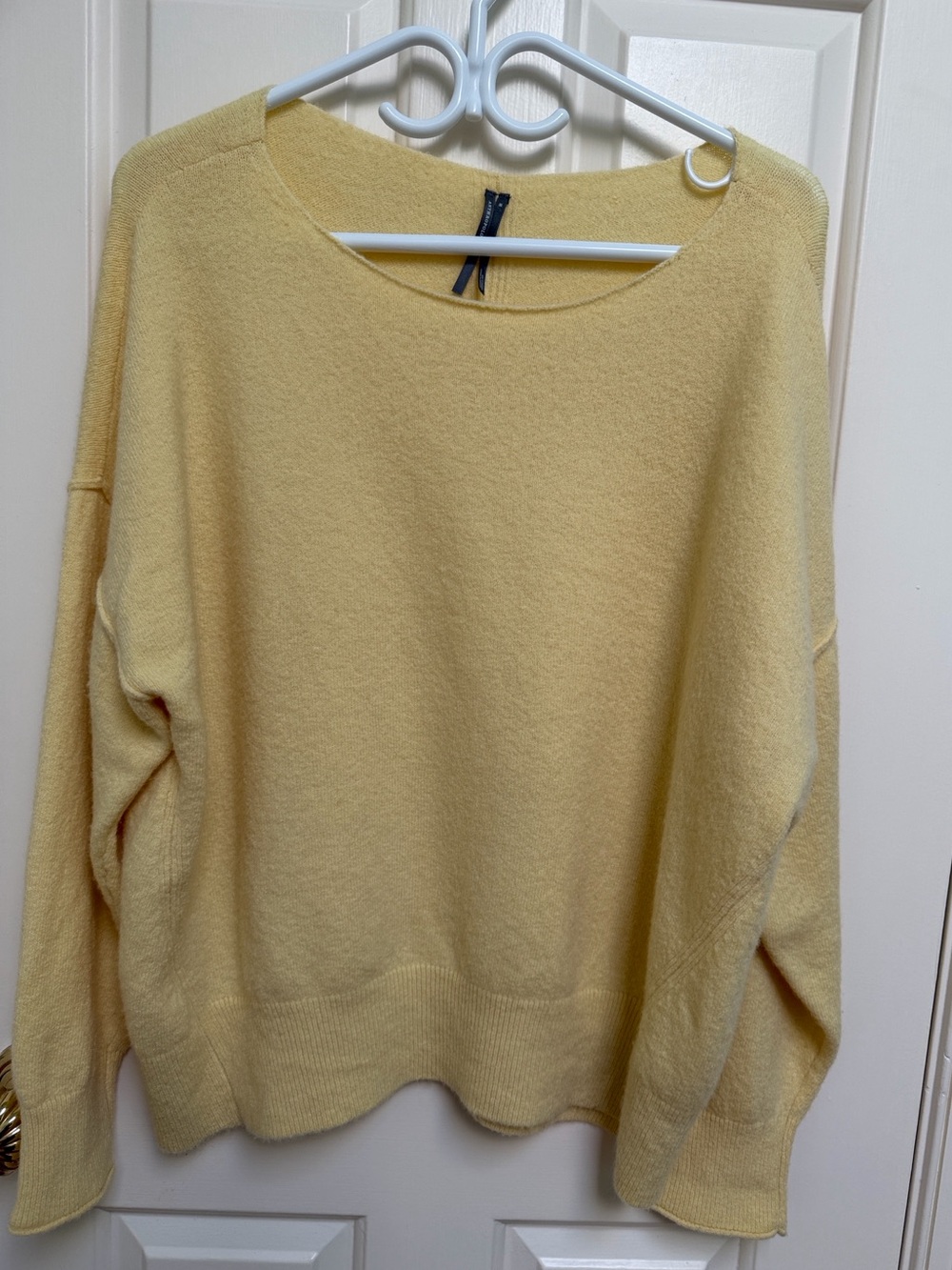 Anthropologie sz M Butter yellow soft relaxed sweater